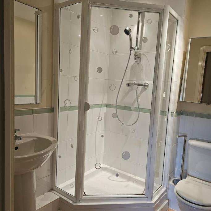 Appartement Lovely 2bed 2bath Flat In North Acton *