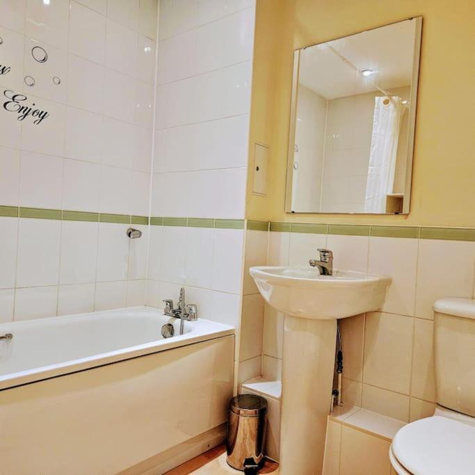 Lovely 2bed 2bath Flat In North Acton Londres